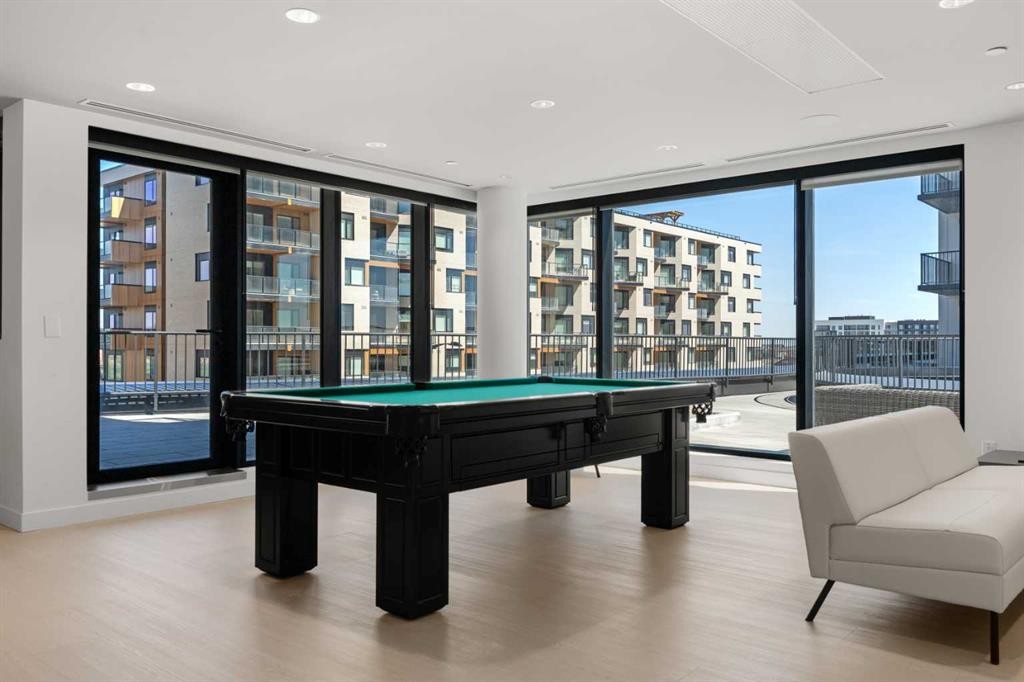 309-8375 Broadcast Avenue Sw, Calgary, AB - Indoor Photo Showing Other Room