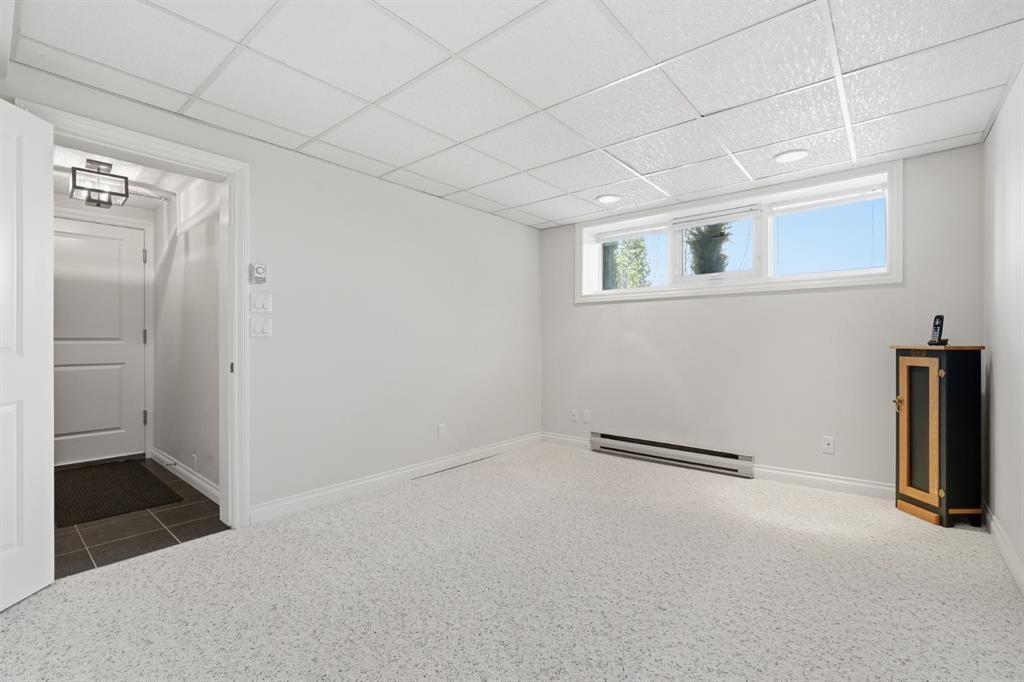 5807 Coach Hill Road Sw, Calgary, AB - Indoor Photo Showing Other Room