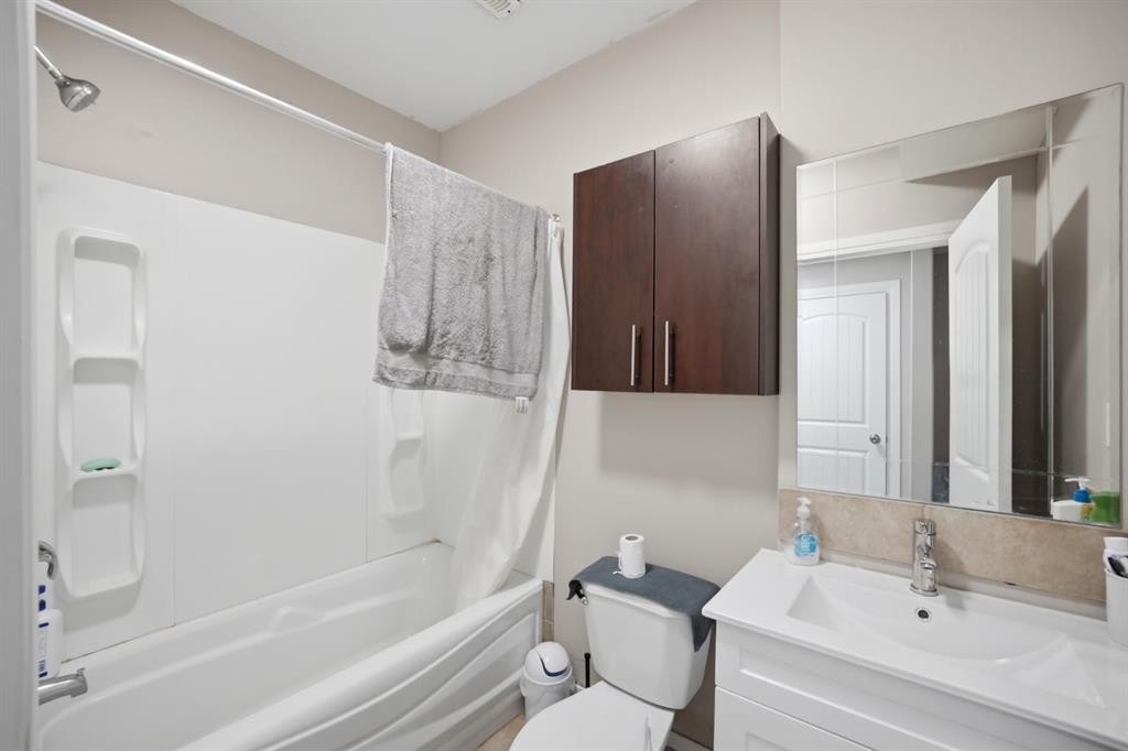 591 Taralake Way Ne, Calgary, AB - Indoor Photo Showing Bathroom
