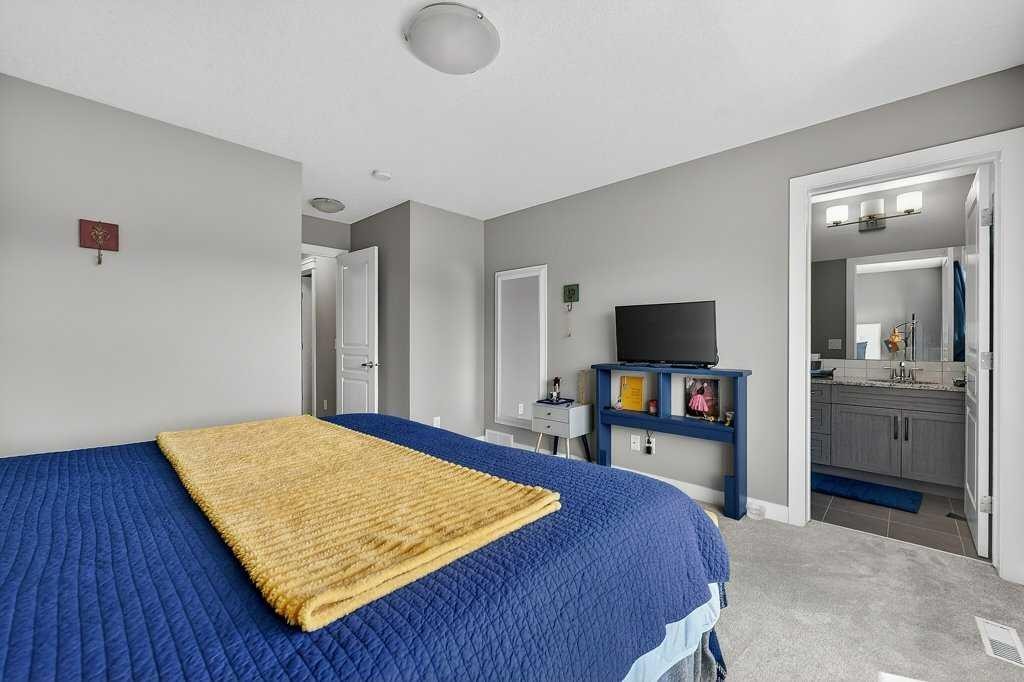 271 Fireside Drive, Cochrane, AB - Indoor Photo Showing Bedroom