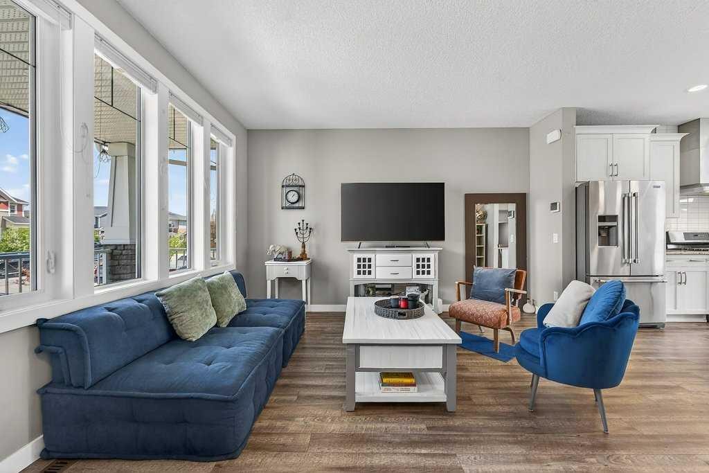 271 Fireside Drive, Cochrane, AB - Indoor Photo Showing Living Room