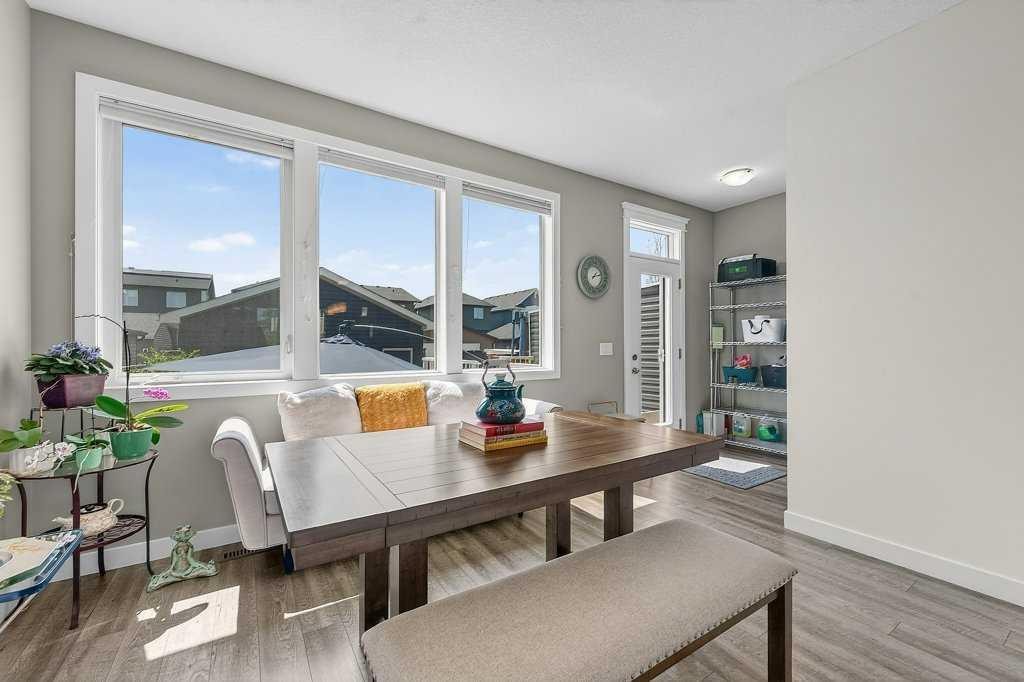 271 Fireside Drive, Cochrane, AB - Indoor Photo Showing Dining Room