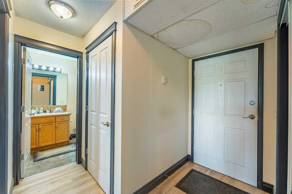 303-300 Edwards Way Nw, Airdrie, AB - Indoor Photo Showing Bathroom
