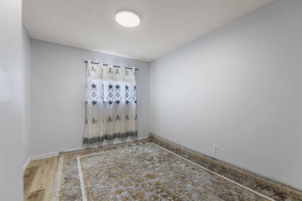 3806 Catalina Boulevard Ne, Calgary, AB - Indoor Photo Showing Other Room