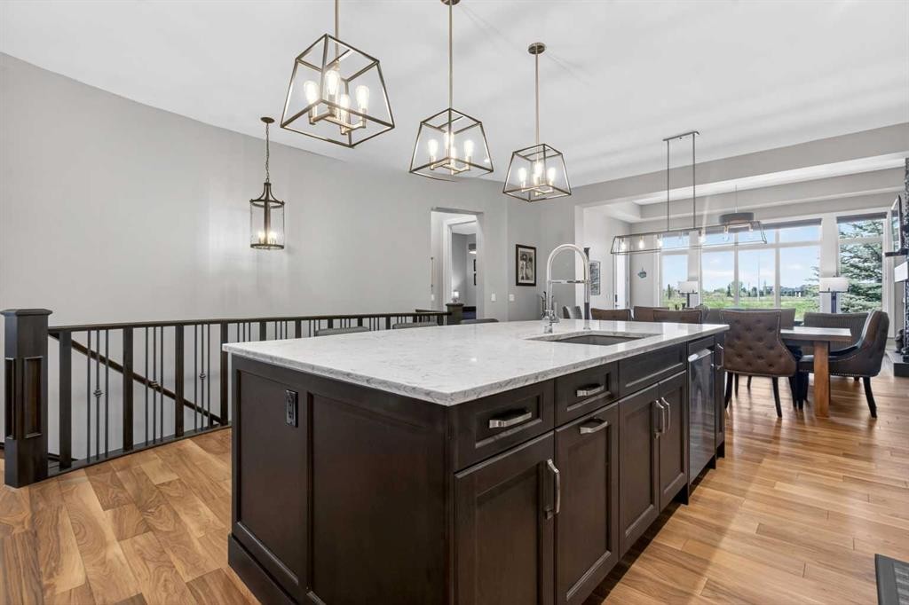233 Spring Water Close, Heritage Pointe, AB - Indoor Photo Showing Kitchen