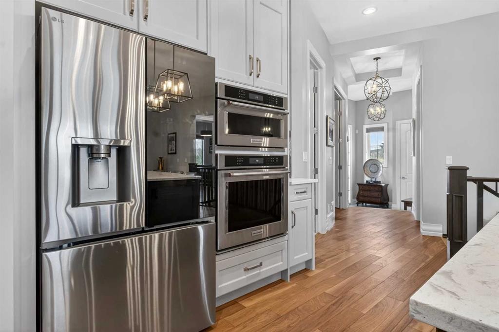 233 Spring Water Close, Heritage Pointe, AB - Indoor Photo Showing Kitchen