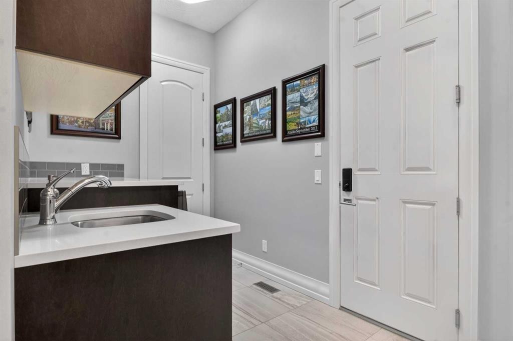 233 Spring Water Close, Heritage Pointe, AB - Indoor