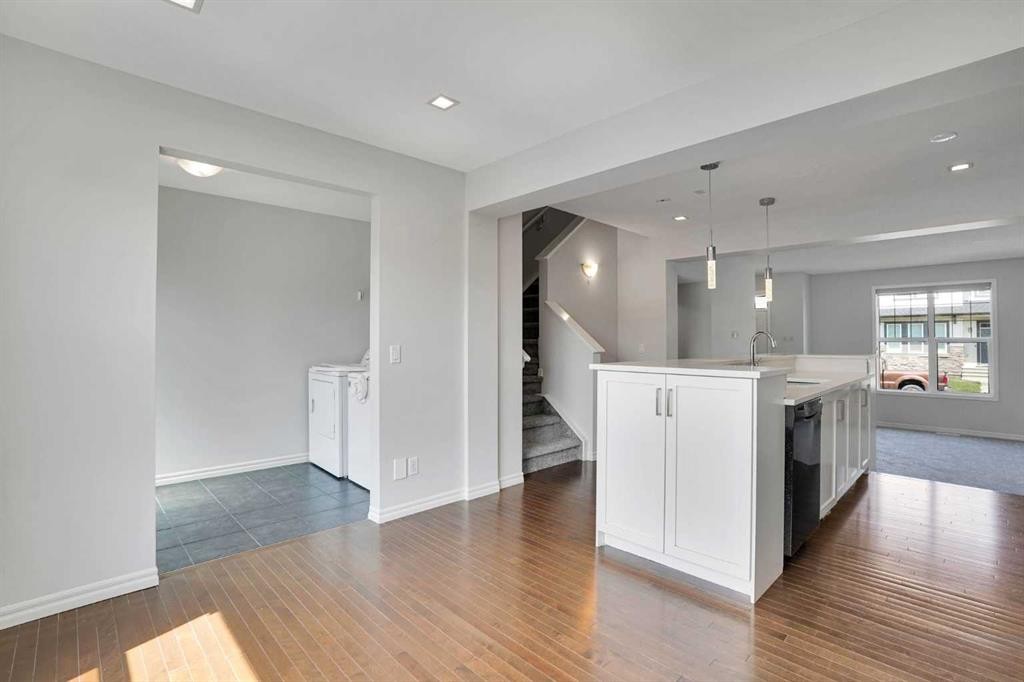 173 Skyview Springs Crescent Ne, Calgary, AB - Indoor Photo Showing Kitchen