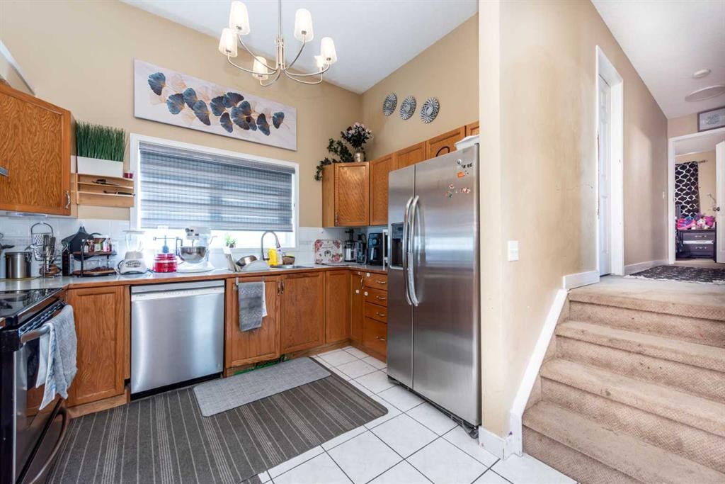 45 Martin Crossing Crescent Ne, Calgary, AB - Indoor Photo Showing Kitchen