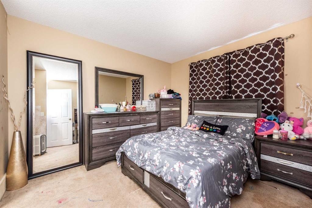 45 Martin Crossing Crescent Ne, Calgary, AB - Indoor Photo Showing Bedroom