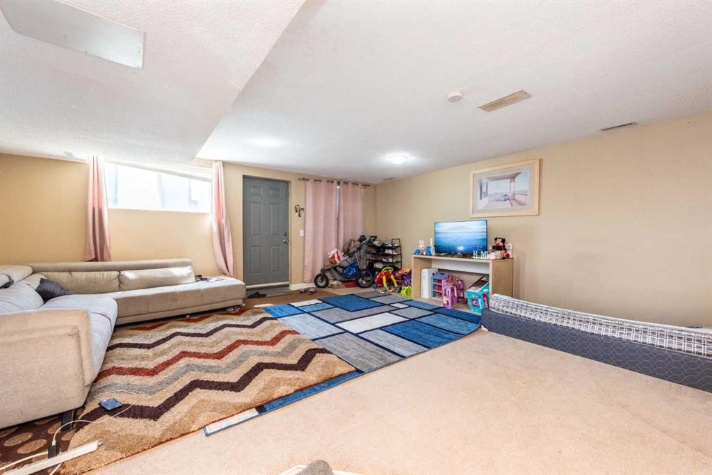 45 Martin Crossing Crescent Ne, Calgary, AB - Indoor