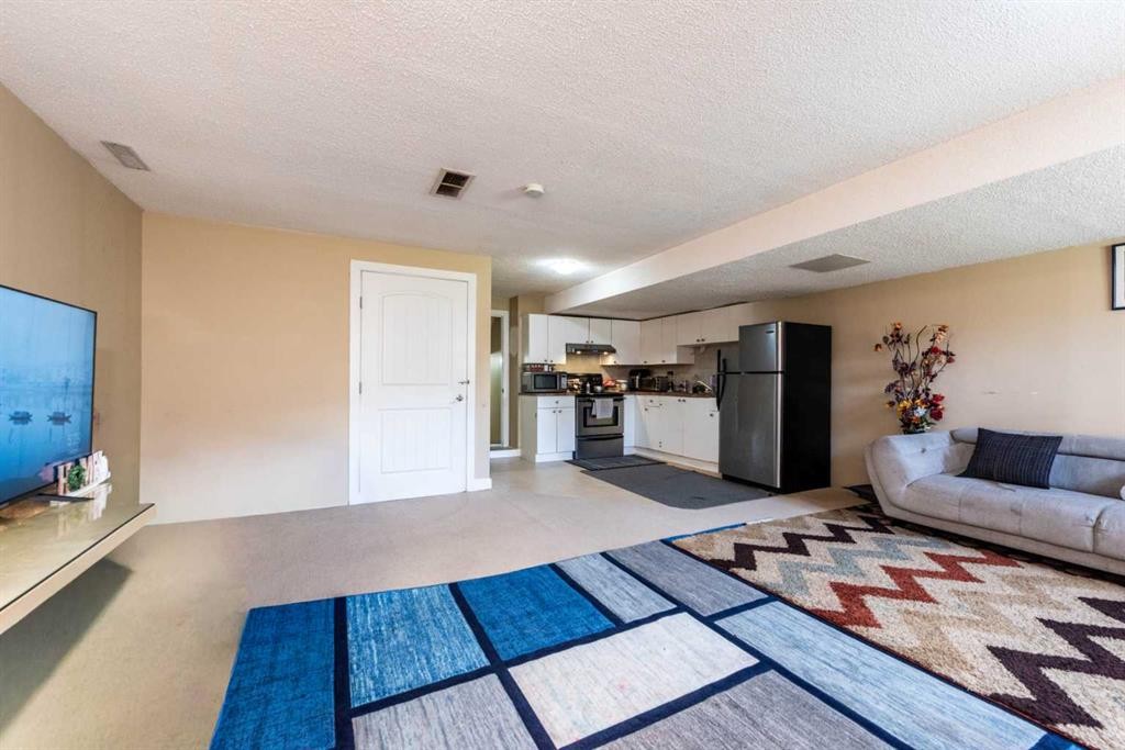 45 Martin Crossing Crescent Ne, Calgary, AB - Indoor