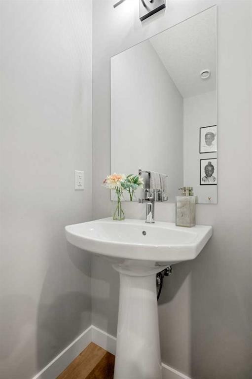 353 Seton Villas Se, Calgary, AB - Indoor Photo Showing Bathroom