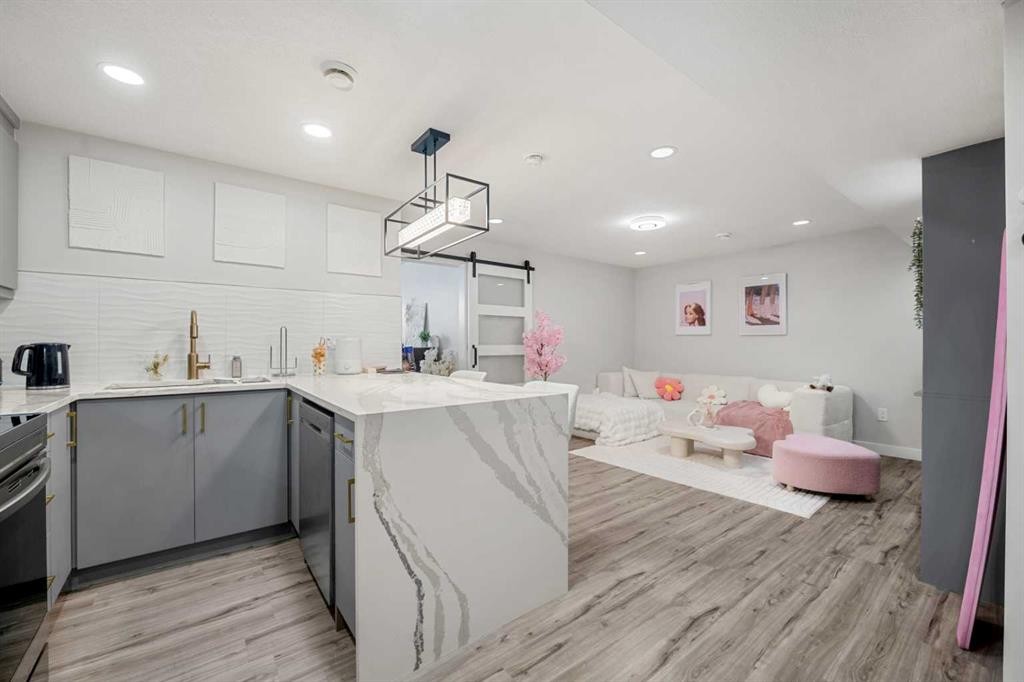 353 Seton Villas Se, Calgary, AB - Indoor Photo Showing Kitchen