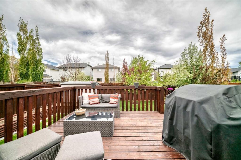 208 Stonegate Crescent Nw, Airdrie, AB - Outdoor With Deck Patio Veranda
