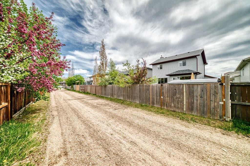 208 Stonegate Crescent Nw, Airdrie, AB - Outdoor