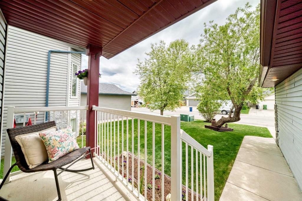 208 Stonegate Crescent Nw, Airdrie, AB - Outdoor With Deck Patio Veranda With Exterior