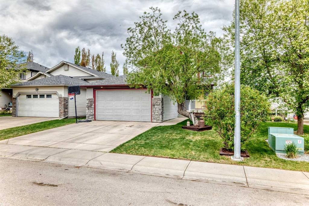 208 Stonegate Crescent Nw, Airdrie, AB - Outdoor