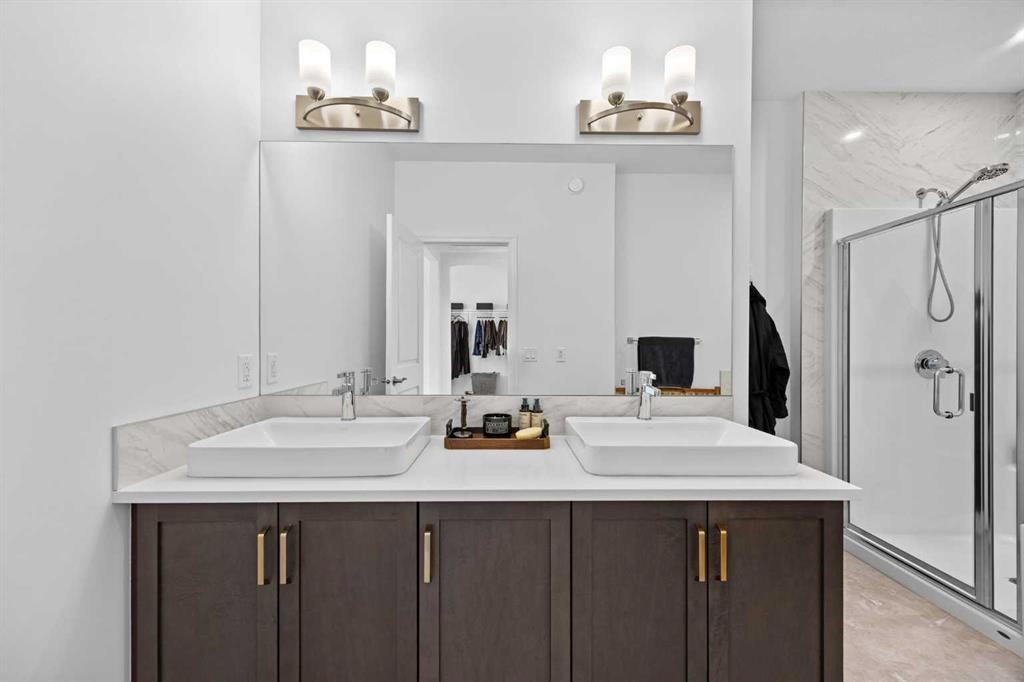 224 Precedence Hill, Cochrane, AB - Indoor Photo Showing Bathroom