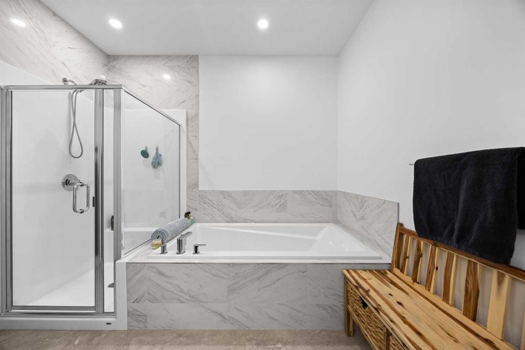 224 Precedence Hill, Cochrane, AB - Indoor Photo Showing Bathroom