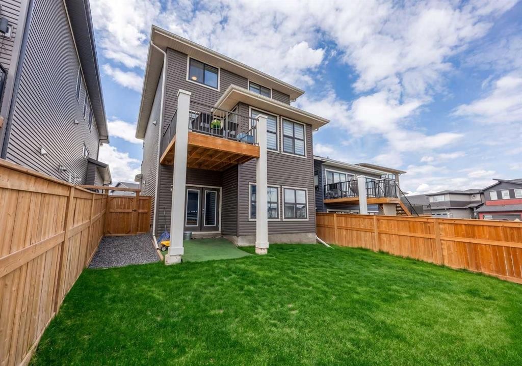 224 Precedence Hill, Cochrane, AB - Outdoor
