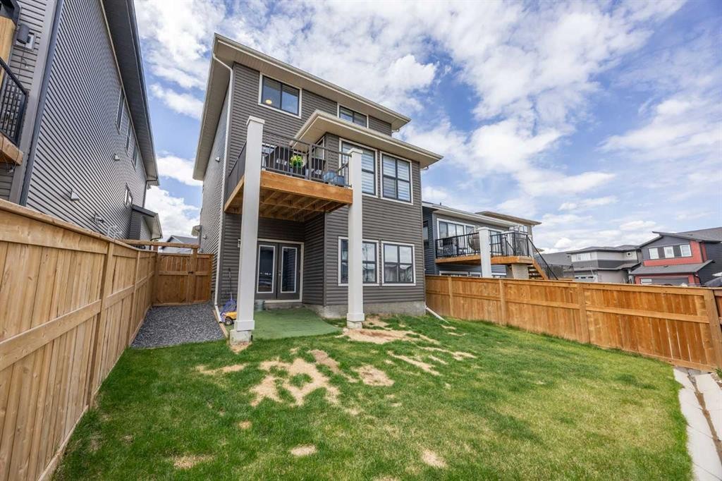 224 Precedence Hill, Cochrane, AB - Outdoor
