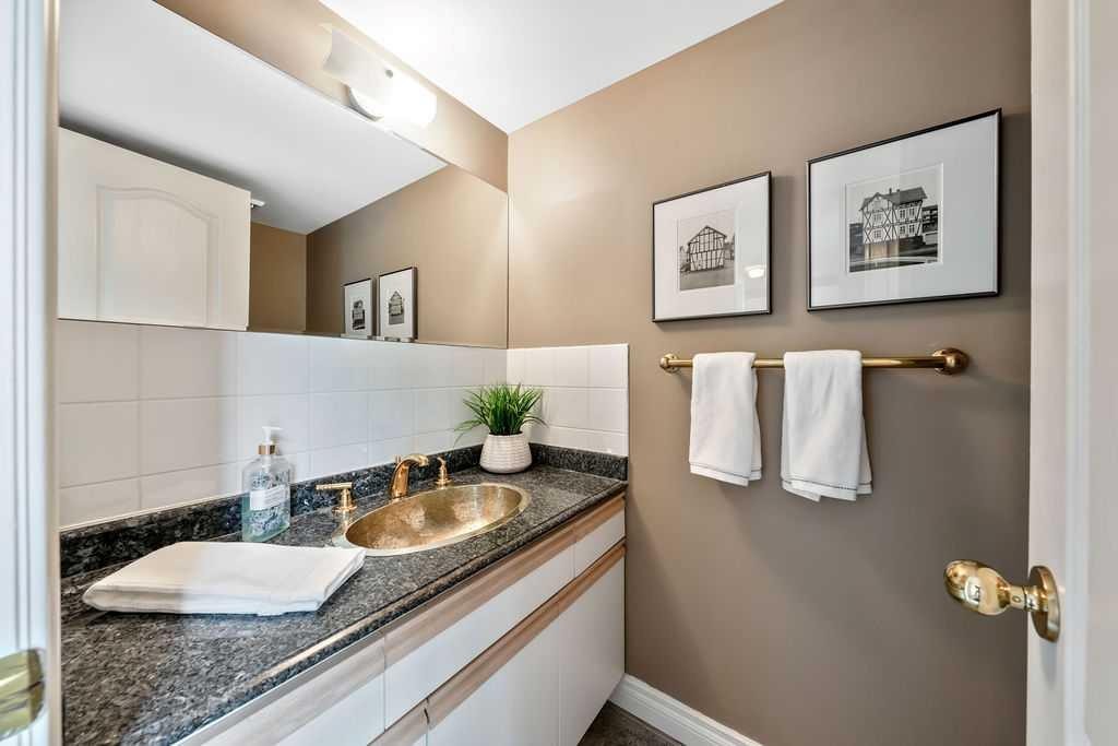 251018 Tower Ridge Estates, Rural Rocky View County, AB - Indoor Photo Showing Bathroom
