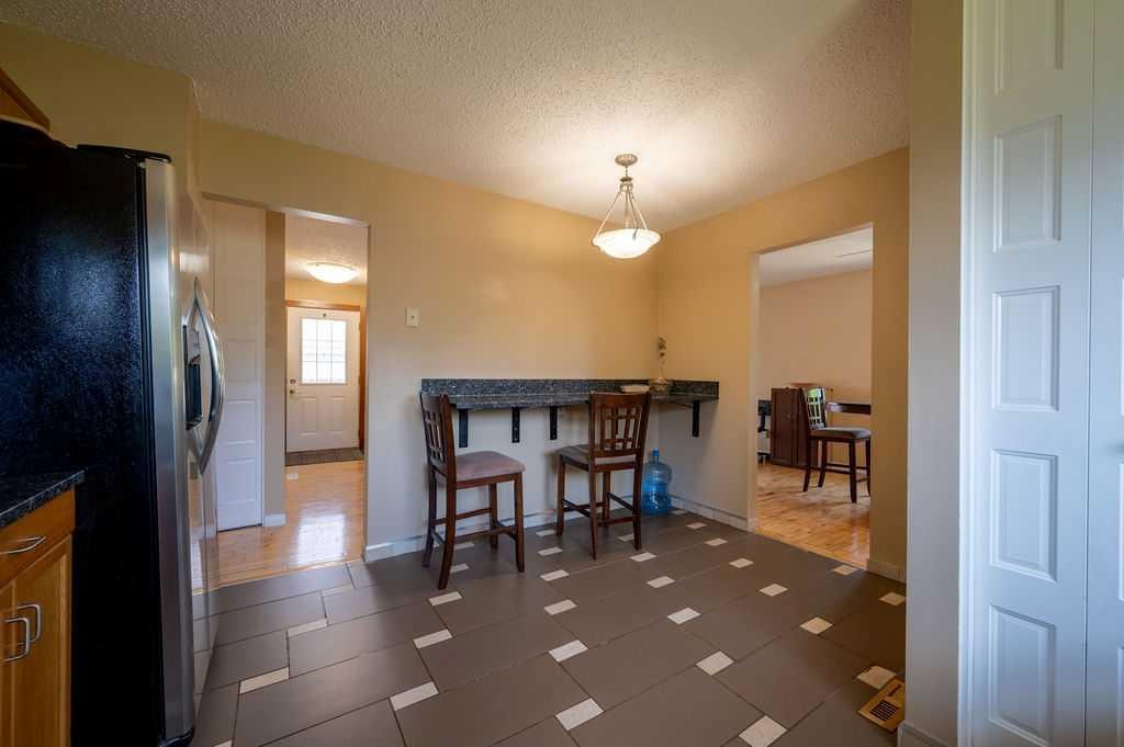 139 Maitland Road Ne, Calgary, AB - Indoor