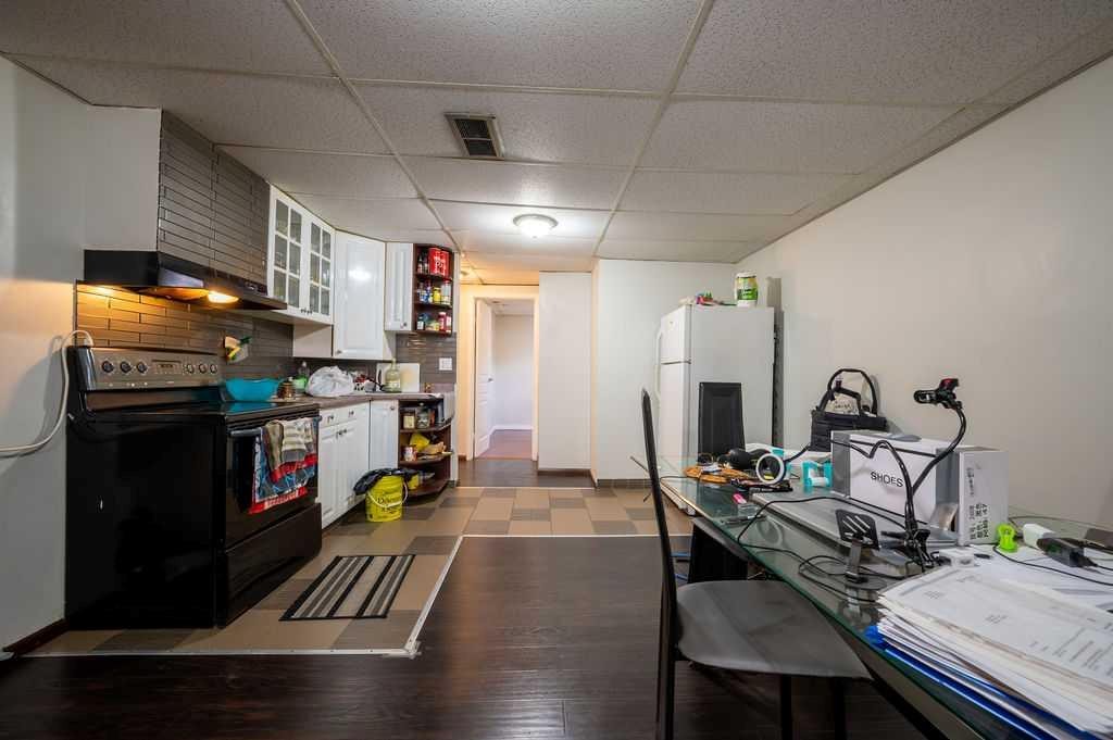 139 Maitland Road Ne, Calgary, AB - Indoor