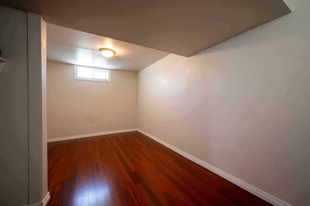139 Maitland Road Ne, Calgary, AB - Indoor Photo Showing Other Room