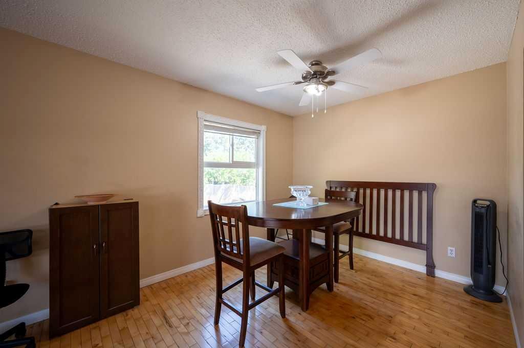 139 Maitland Road Ne, Calgary, AB - Indoor Photo Showing Dining Room
