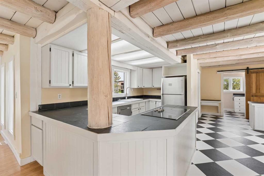 261074 Township Road 262, Rural Rocky View County, AB - Indoor