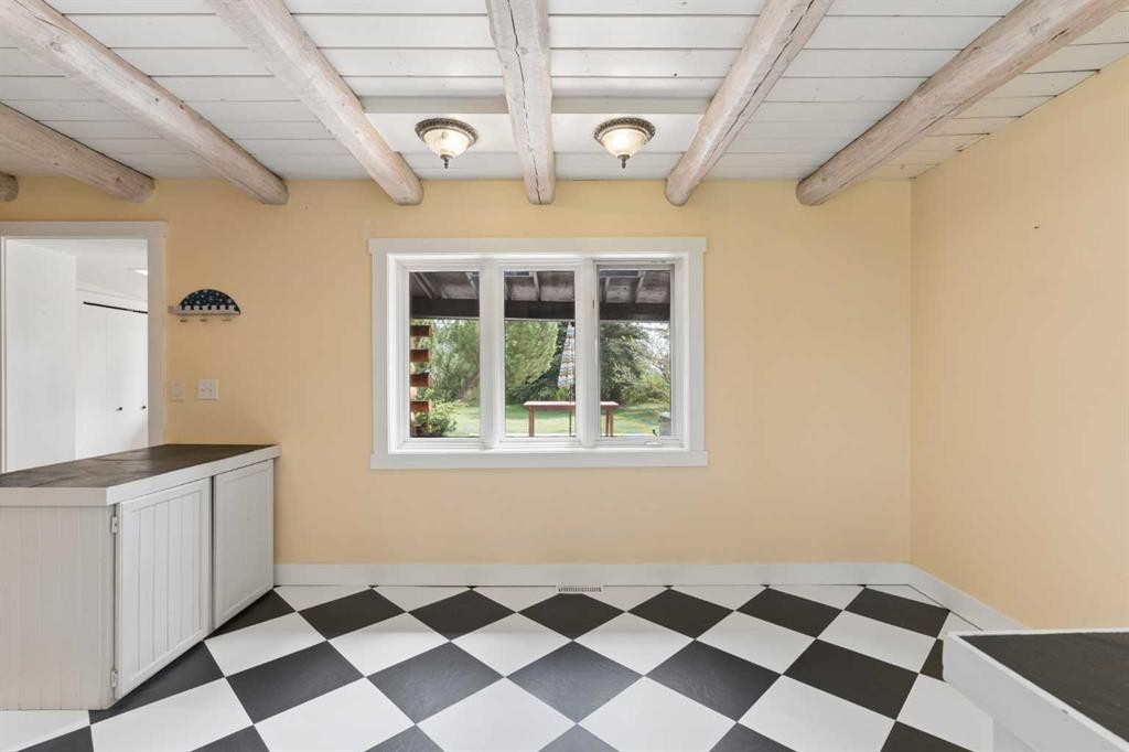 261074 Township Road 262, Rural Rocky View County, AB - Indoor