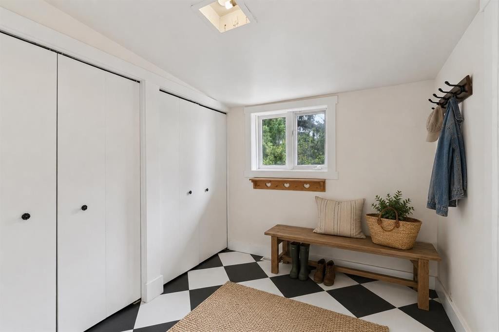 261074 Township Road 262, Rural Rocky View County, AB - Indoor