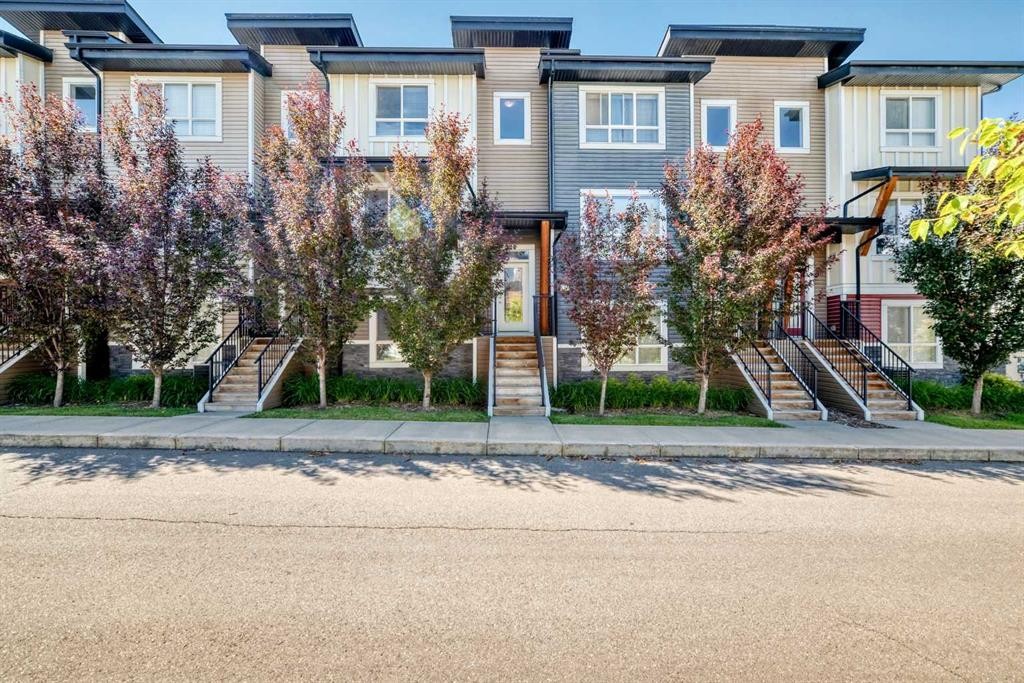 125 Walgrove Cove Se, Calgary, AB - Outdoor With Facade