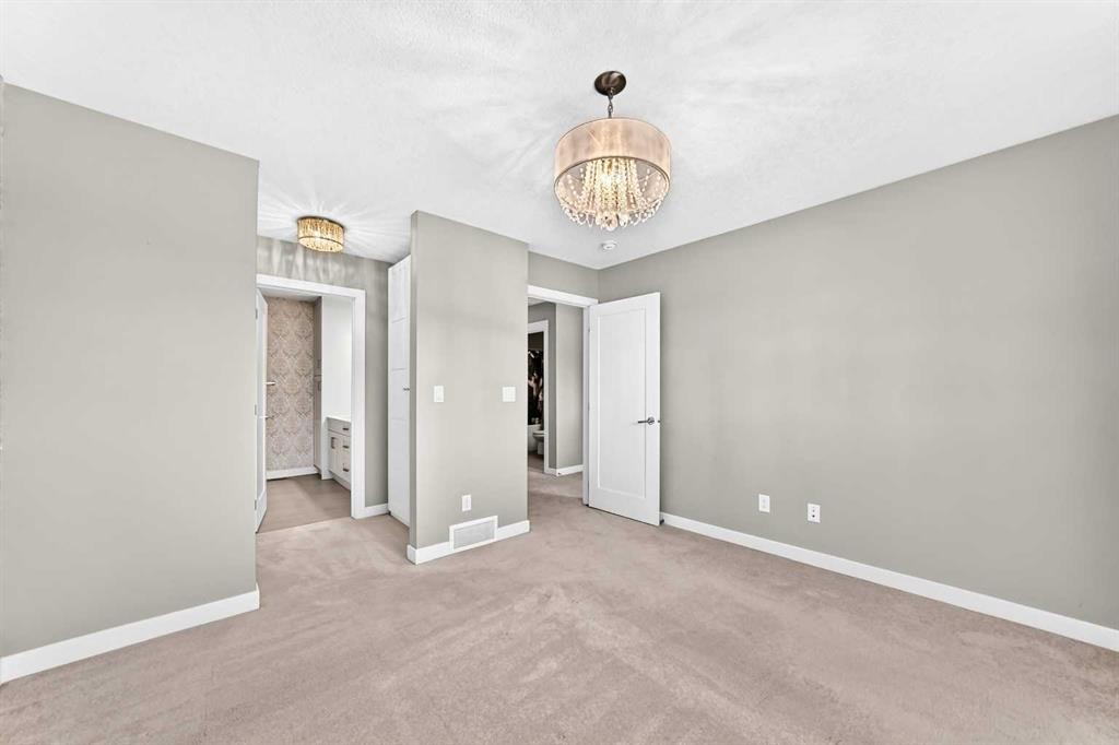125 Walgrove Cove Se, Calgary, AB - Indoor Photo Showing Other Room
