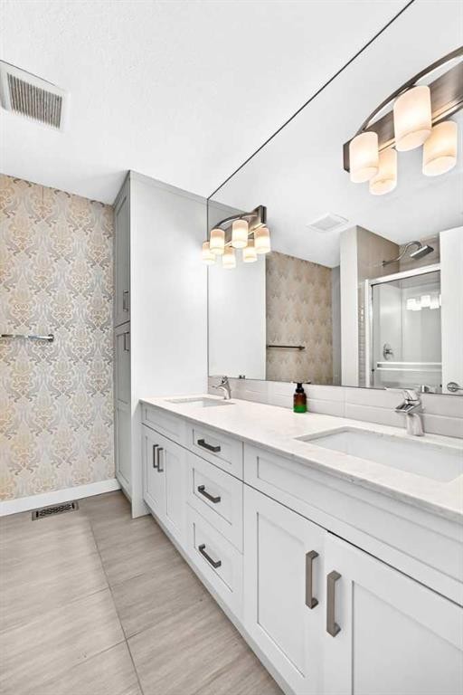 125 Walgrove Cove Se, Calgary, AB - Indoor Photo Showing Bathroom