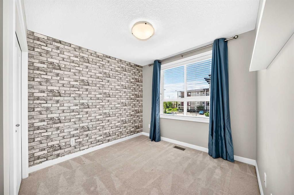 125 Walgrove Cove Se, Calgary, AB - Indoor Photo Showing Other Room