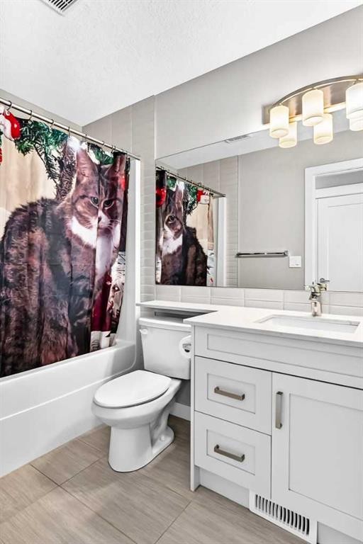 125 Walgrove Cove Se, Calgary, AB - Indoor Photo Showing Bathroom
