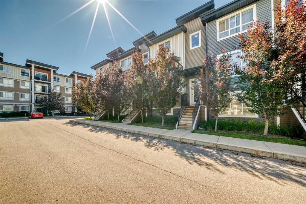 125 Walgrove Cove Se, Calgary, AB - Outdoor With Facade