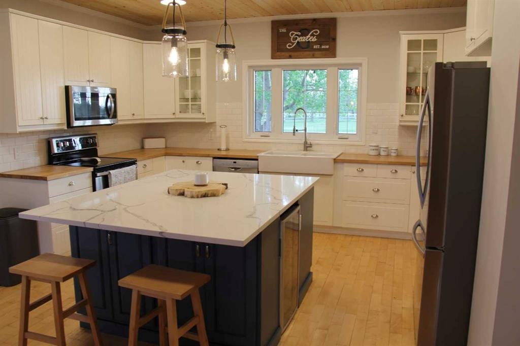 40032 Range Road 220, Rural Lacombe County, AB