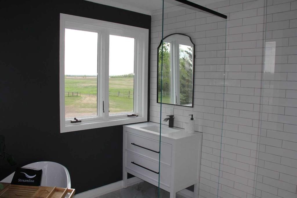 40032 Range Road 220, Rural Lacombe County, AB