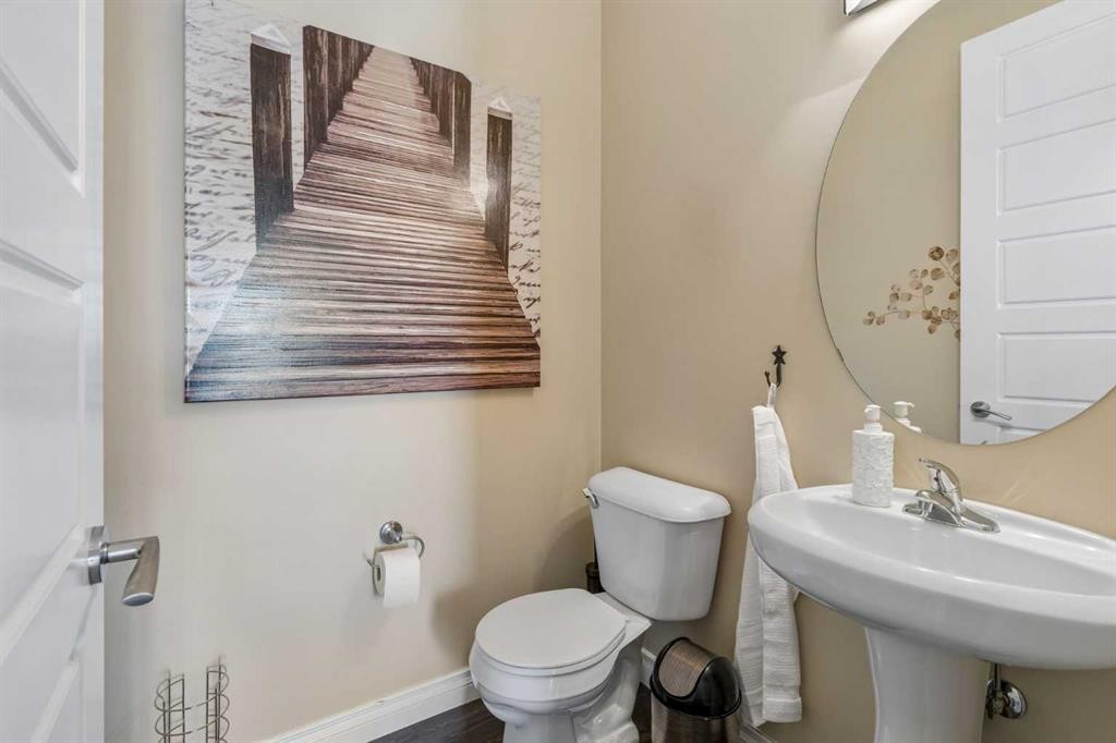 280 Rainbow Falls Way, Chestermere, AB - Indoor Photo Showing Bathroom