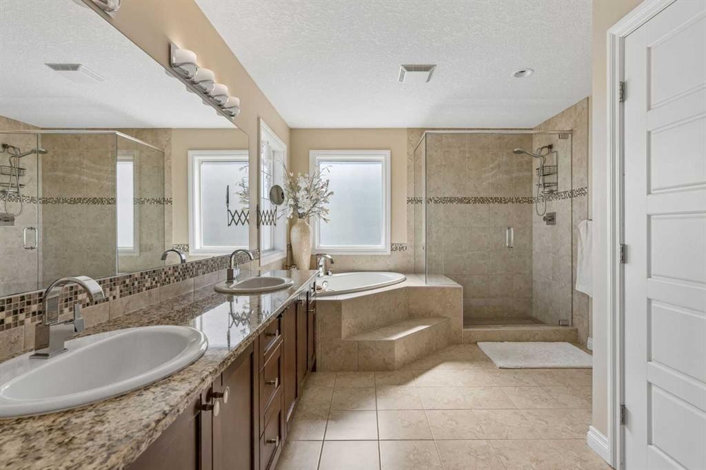 280 Rainbow Falls Way, Chestermere, AB - Indoor Photo Showing Bathroom