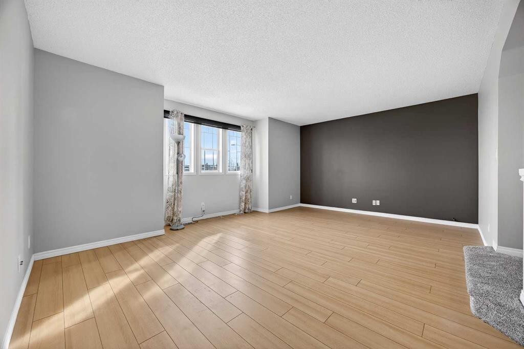 378 Panamount Drive Nw, Calgary, AB - Indoor Photo Showing Other Room