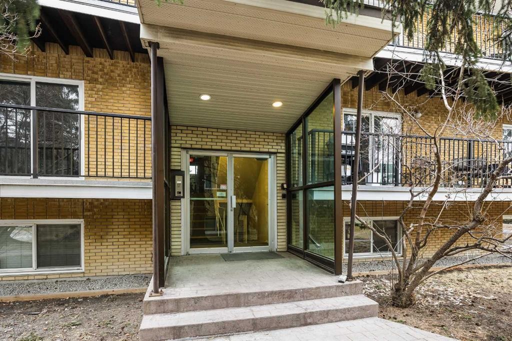 101-3103 Blakiston Drive Nw, Calgary, AB - Outdoor With Exterior