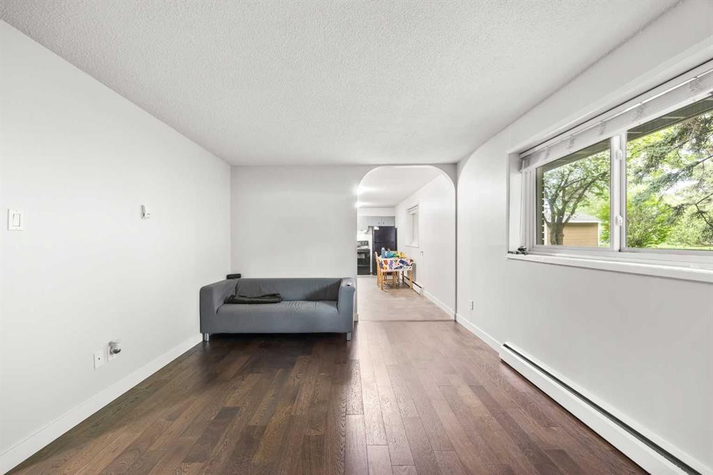 101-3103 Blakiston Drive Nw, Calgary, AB - Indoor