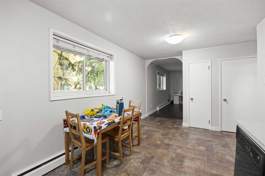 101-3103 Blakiston Drive Nw, Calgary, AB - Indoor
