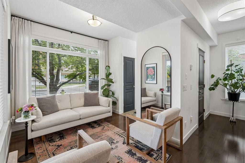 745 Mcdougall Road Ne, Calgary, AB - Outdoor