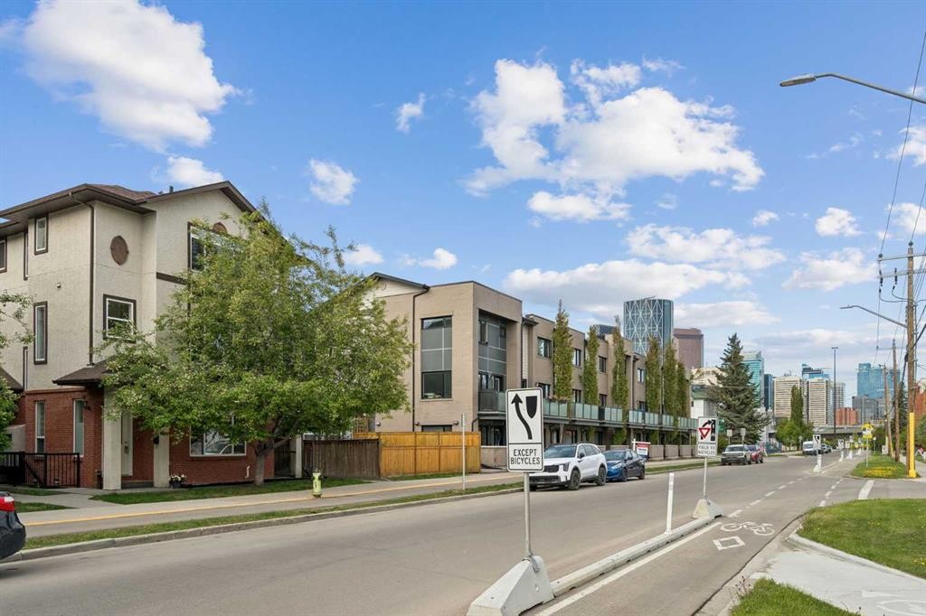 745 Mcdougall Road Ne, Calgary, AB - Indoor Photo Showing Other Room